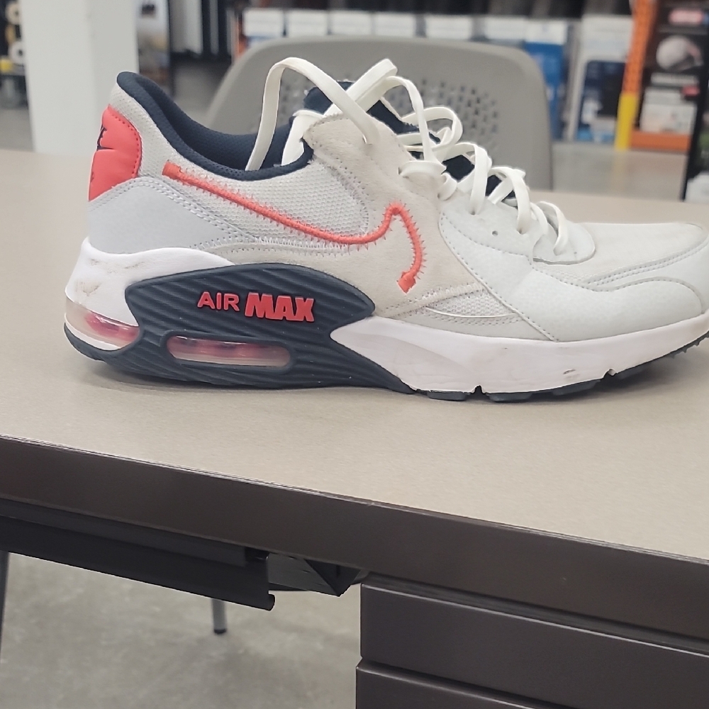 Nike Air Men's Sneakers in White and Red - Picture 10 of 16